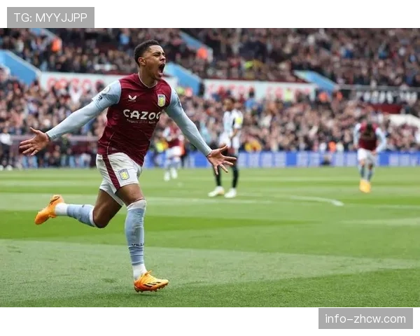 维拉四后卫体系侧重进攻 沃特金斯跑位牵扯中卫注意力